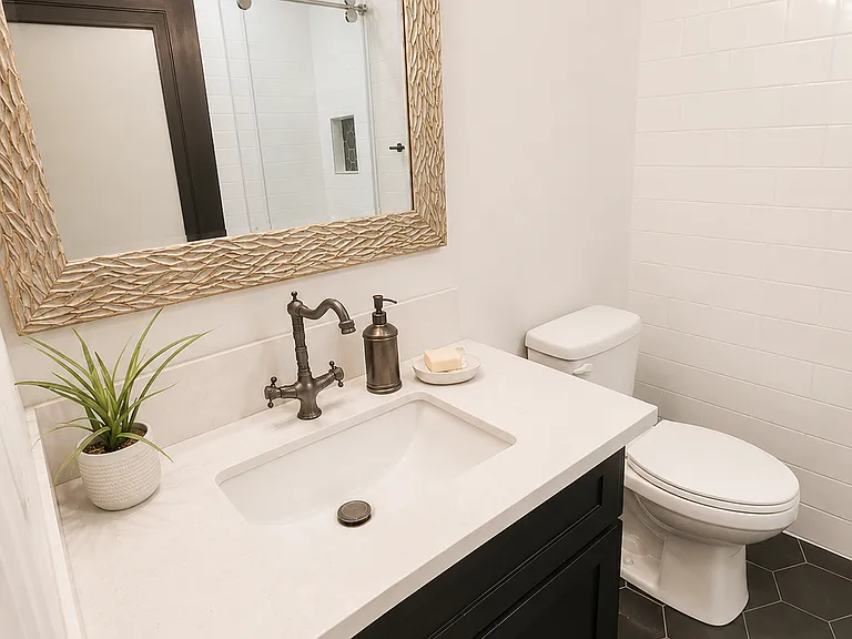 909 W Oakwood St #6 — Photo 9