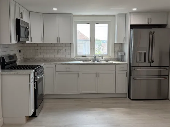 170 Hendrick St Floor 2, Providence, RI 02908