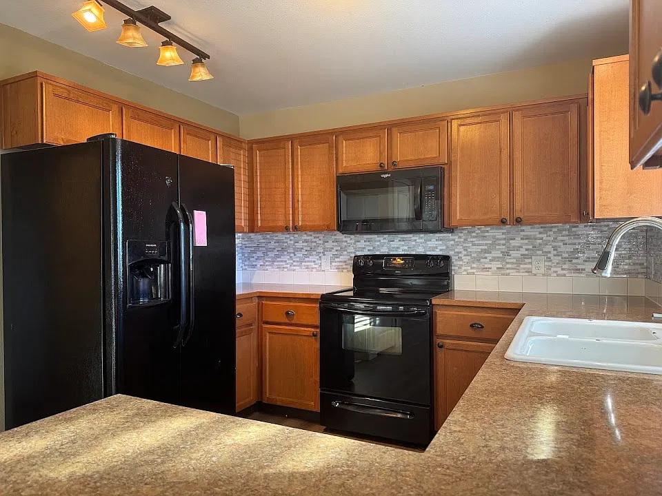 3 bed, 2.5 bath, 1736 sqft, $2,850 — Photo 3