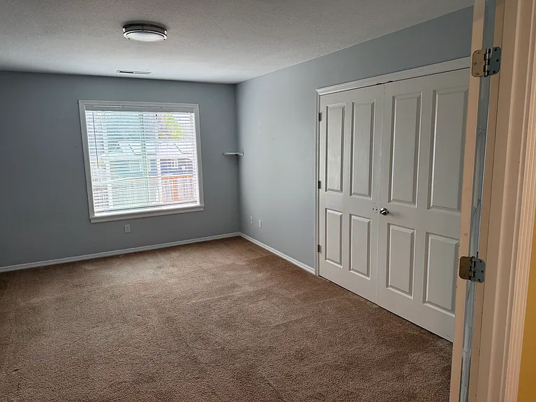 3228 N Main St — Photo 32
