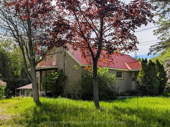 1636 Stagecoach Rd, Ottawa, ON K4P 1M1