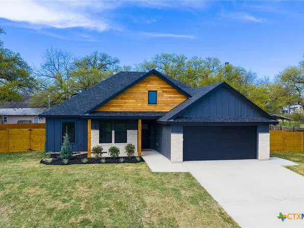 1105 W 1st St, Lampasas, TX 76550