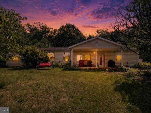 9607 Crystal Falls Dr, Hagerstown, MD 21740