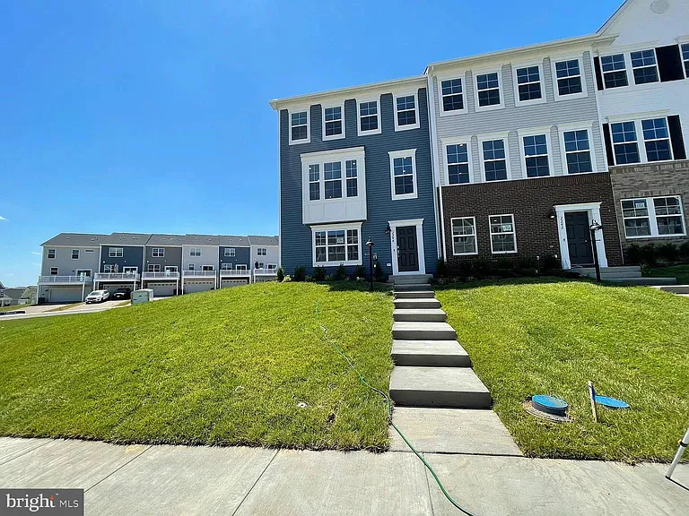 2244 Barhill Way — Photo 1