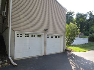 533 Van Wyck Lake Rd, Hopewell Junction, NY 12533