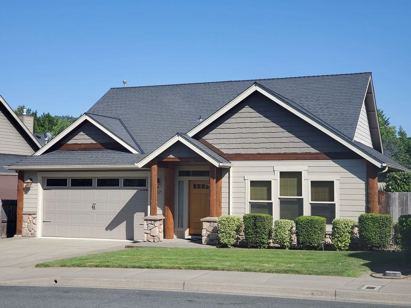 3 bed 2 bath Single Family Home for NW Rent in Grants Pass — Photo 3
