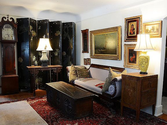 Living Room East End