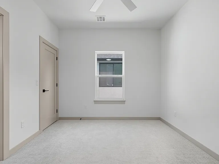 3921 S Madison Ave — Photo 27