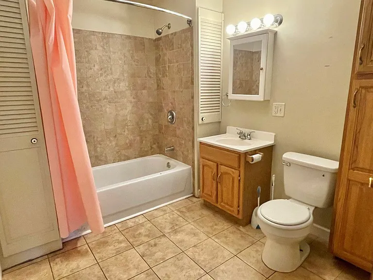 244 Barton St — Photo 5