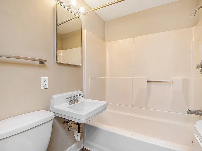 148 College Ave NE #3 — Photo 21