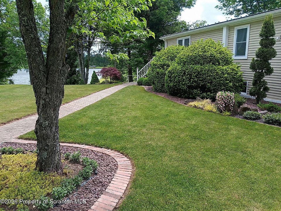 1st image of 583 Lakeview Dr