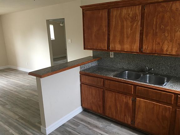 4th image of 536 N Milby St APT 03