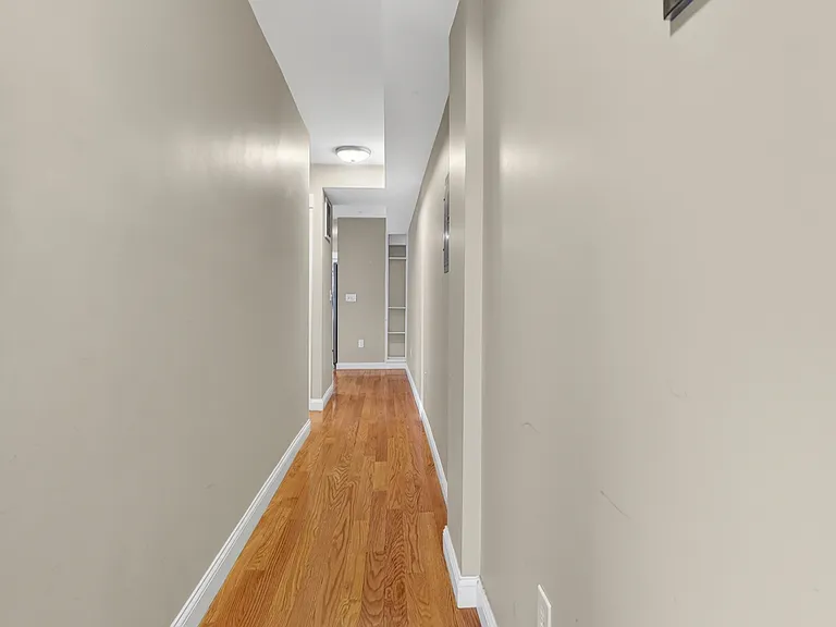 25 Main St — Photo 5