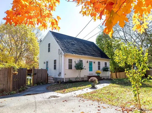 210 Tremont St, Carver, MA 02330