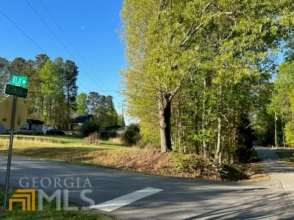 6526 Fiji Dr, Flowery Branch, GA 30542