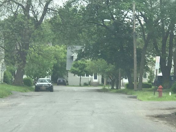 4th image of 113 Sweeting St