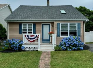 14 Eddy Ln, Narragansett, RI 02882