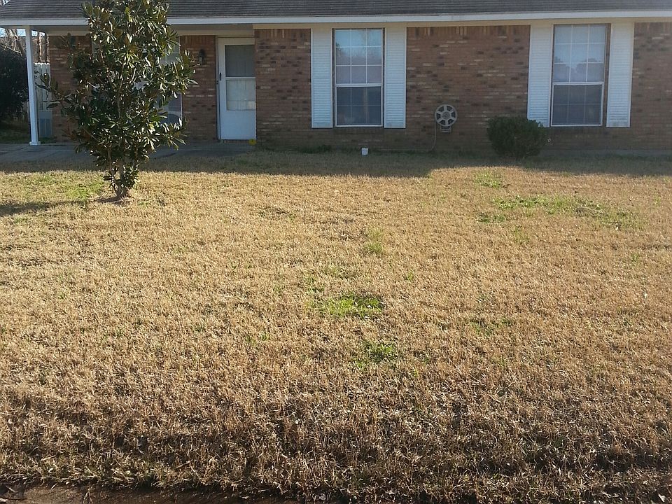 1st image of 9 Planters Ln