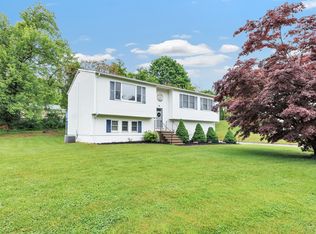 3 Danielle Ct, Derby, CT 06418