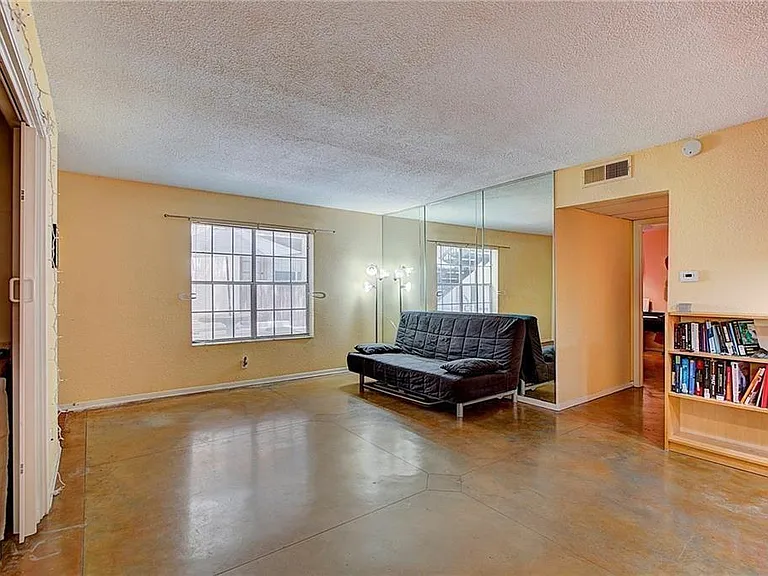 910 Duncan Ln #7 — Photo 11