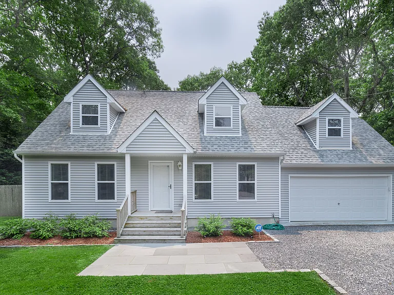 176 Underwood Dr — Photo 1