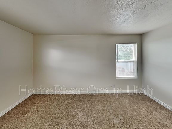 3rd image of 912 Glen Eagles Dr