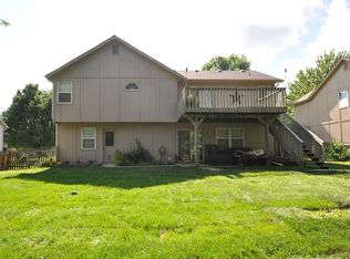 400 Sandra Ln, Belton, MO 64012