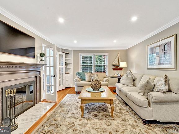 4th image of 4019 N Chesterbrook Rd