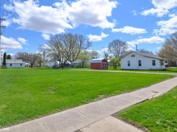 407 N 3rd St, Montezuma, IA 50171