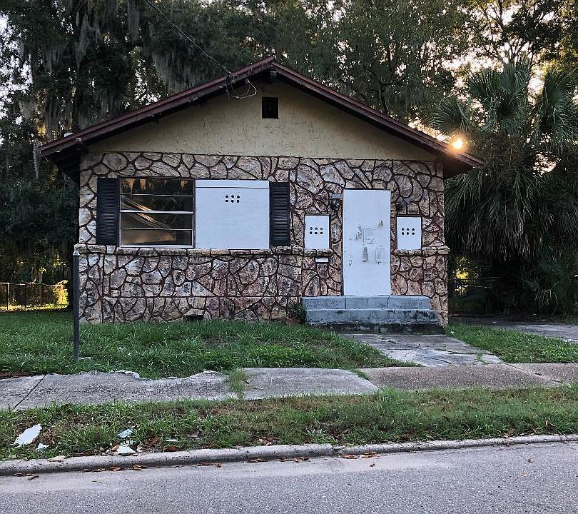 1st image of 287 Crystal St