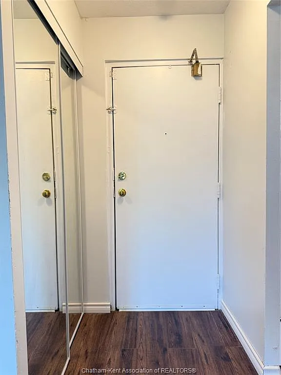 2 bed, 1.0 bath, $1,650 — Photo 2