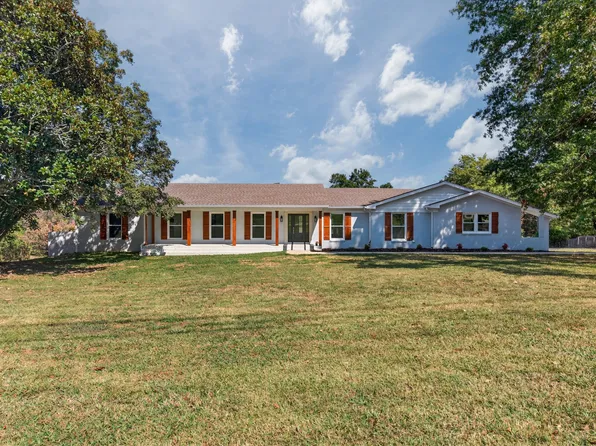 68 Liberty Rd, Fayetteville, TN 37334