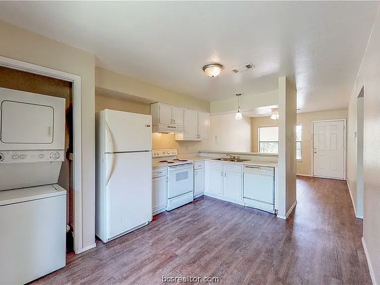 303 Manuel Dr #C — Photo 8