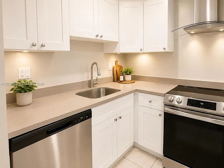 8335 SW 72nd Ave #109D — Photo 2