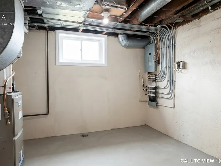 1083 Cannon St E — Photo 15