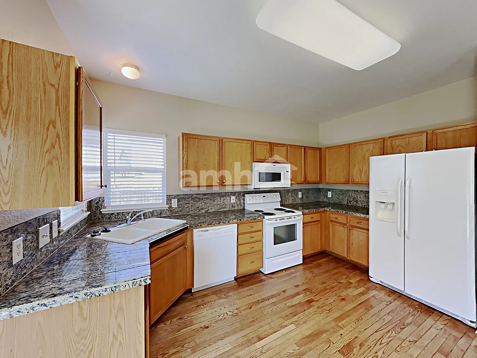 4 bed, 2.5 bath, 2833 sqft, $3,275 — Photo 4