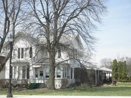 242 W Lincoln Ave — Photo 14
