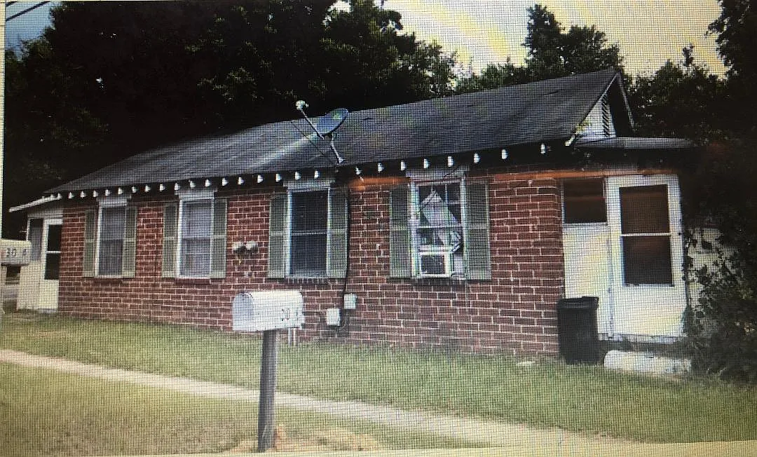 301 Bragg Smith St photo 1