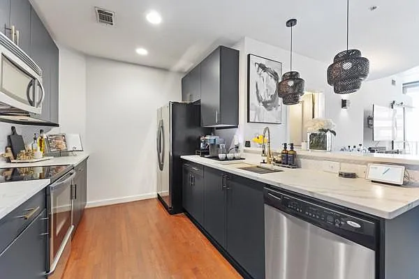 1 bed, 1.0 bath, 729 sqft, $1,795 — Photo 3