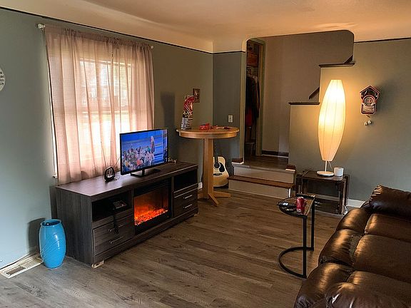 4th image of 936 Seibel Ln