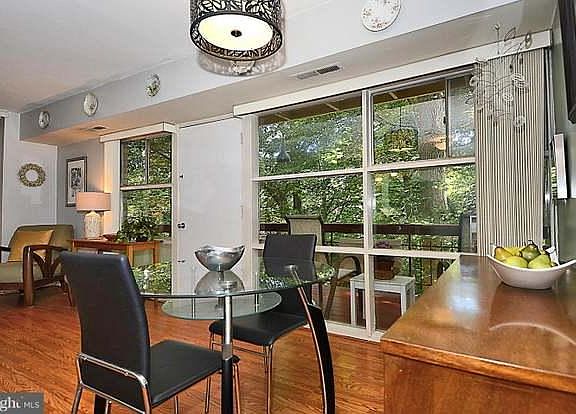 5th image of 4327 Americana Dr #4327B