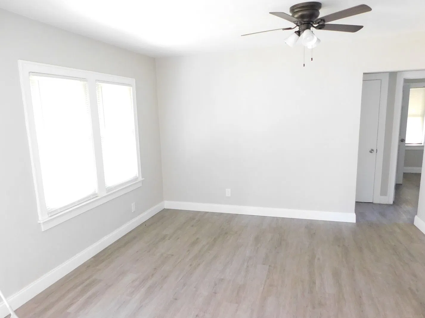 3 bedroom house near downtown Jacksonville with Master suite and Separate Garage — Photo 3