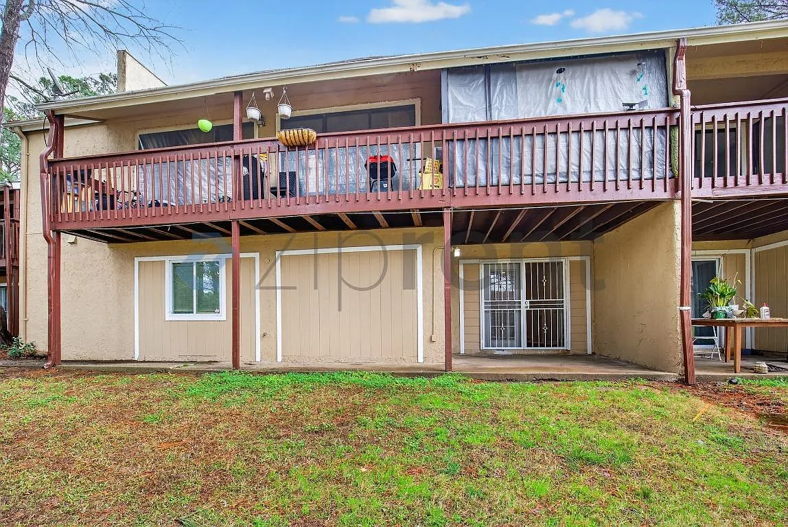 Building Photo - 3575 Oakvale Rd #105