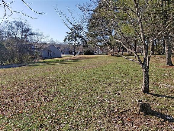 5th image of 522 River Bend Dr