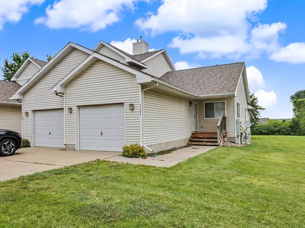 1121 10th Ave NW, Altoona, IA 50009