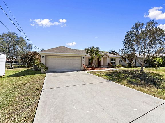 3rd image of 2373 SE Rock Springs Drive
