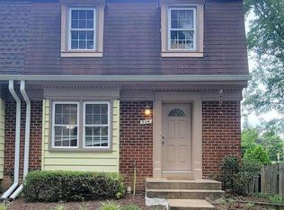 714 Birch Ct, Herndon, VA 20170