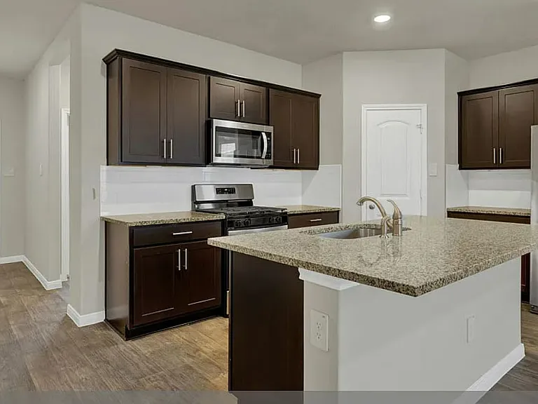 115 Bethpage Dr — Photo 15