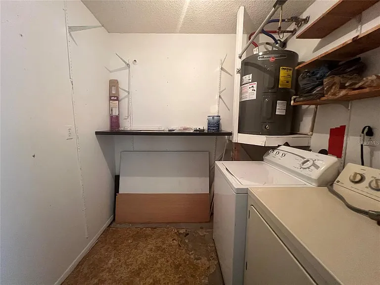 8250 Lombra Ave — Photo 24