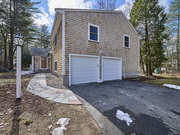 3rd image of 42 Troutbrook Rd